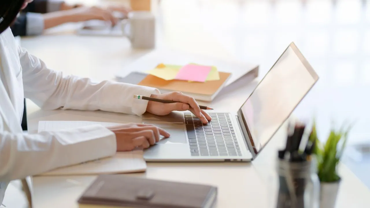 Fill open shifts faster with Nursa's Auto Schedule feature.